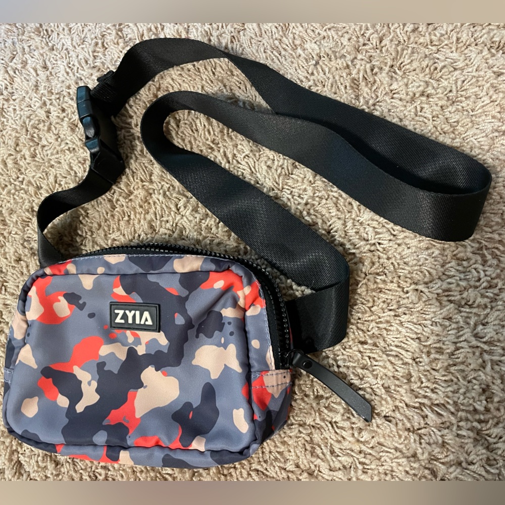ZYIA Crossbody